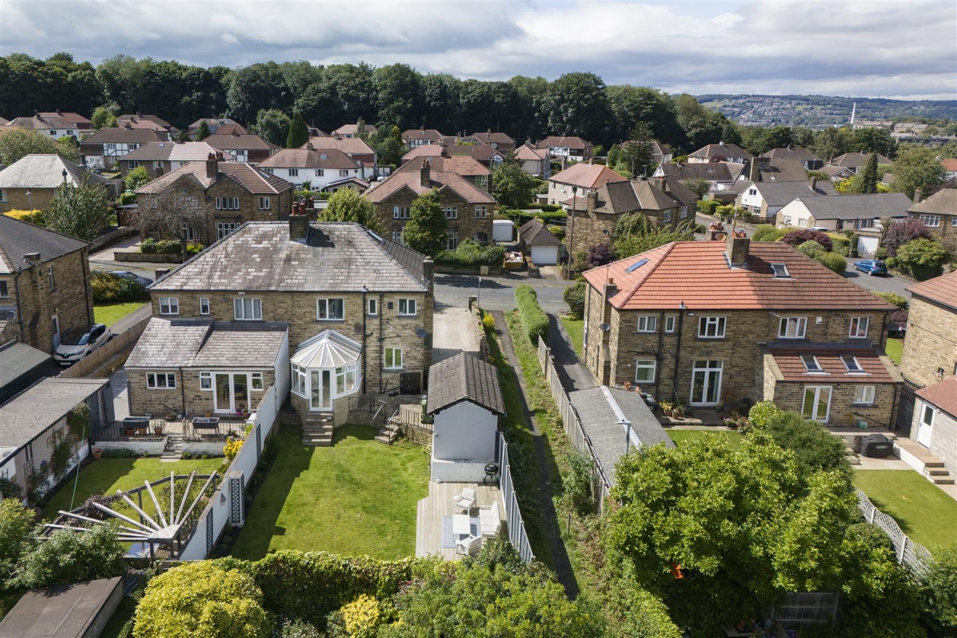 Images for Broadgate, Almondbury, Huddersfield