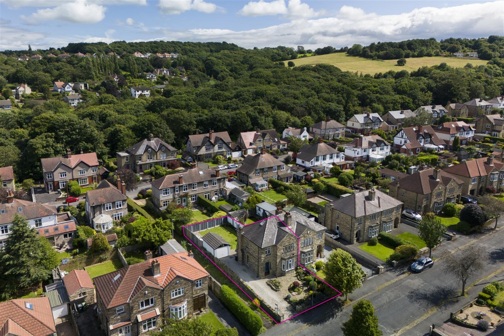 Images for Broadgate, Almondbury, Huddersfield