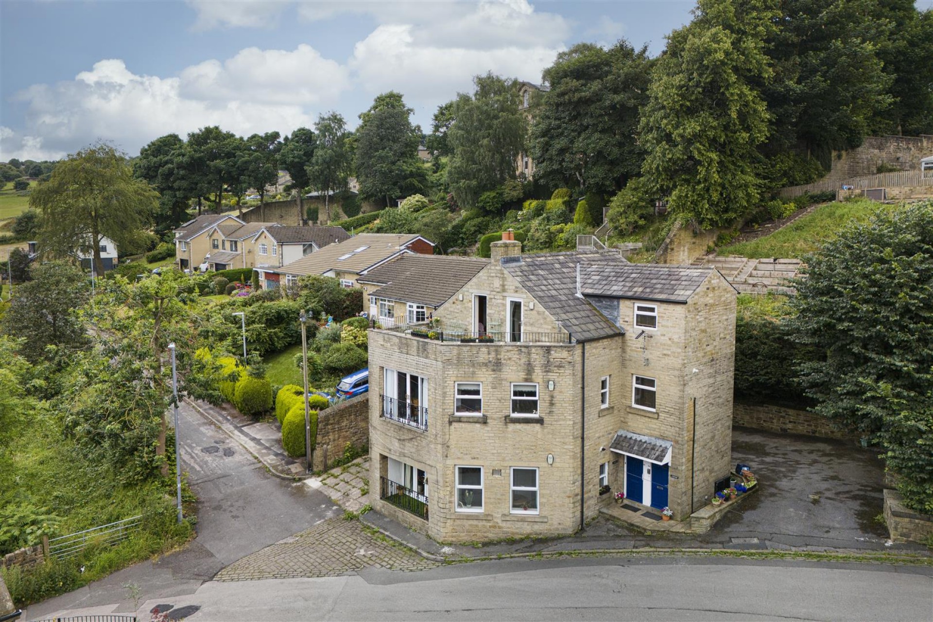 Images for Shaw Lane, Holywell Green, Halifax