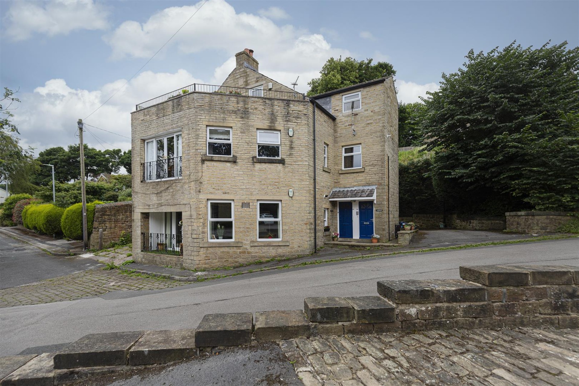 Images for Shaw Lane, Holywell Green, Halifax