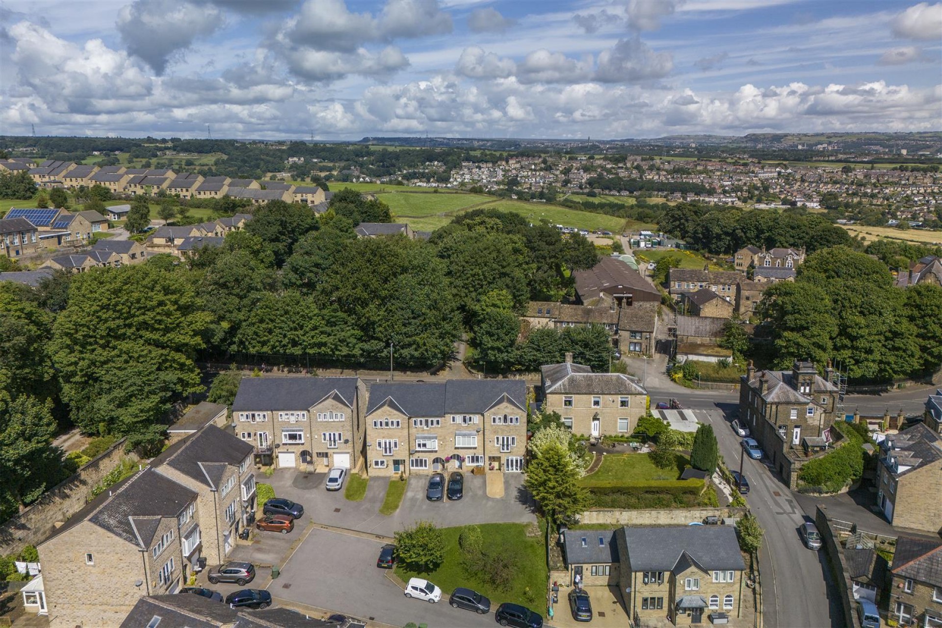 Images for Buckstones Close, Holywell Green, Halifax