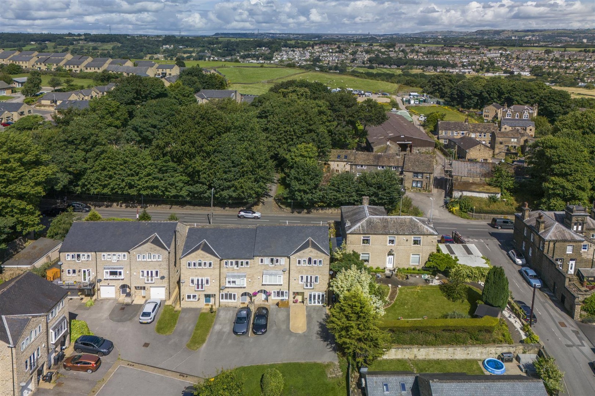 Images for Buckstones Close, Holywell Green, Halifax