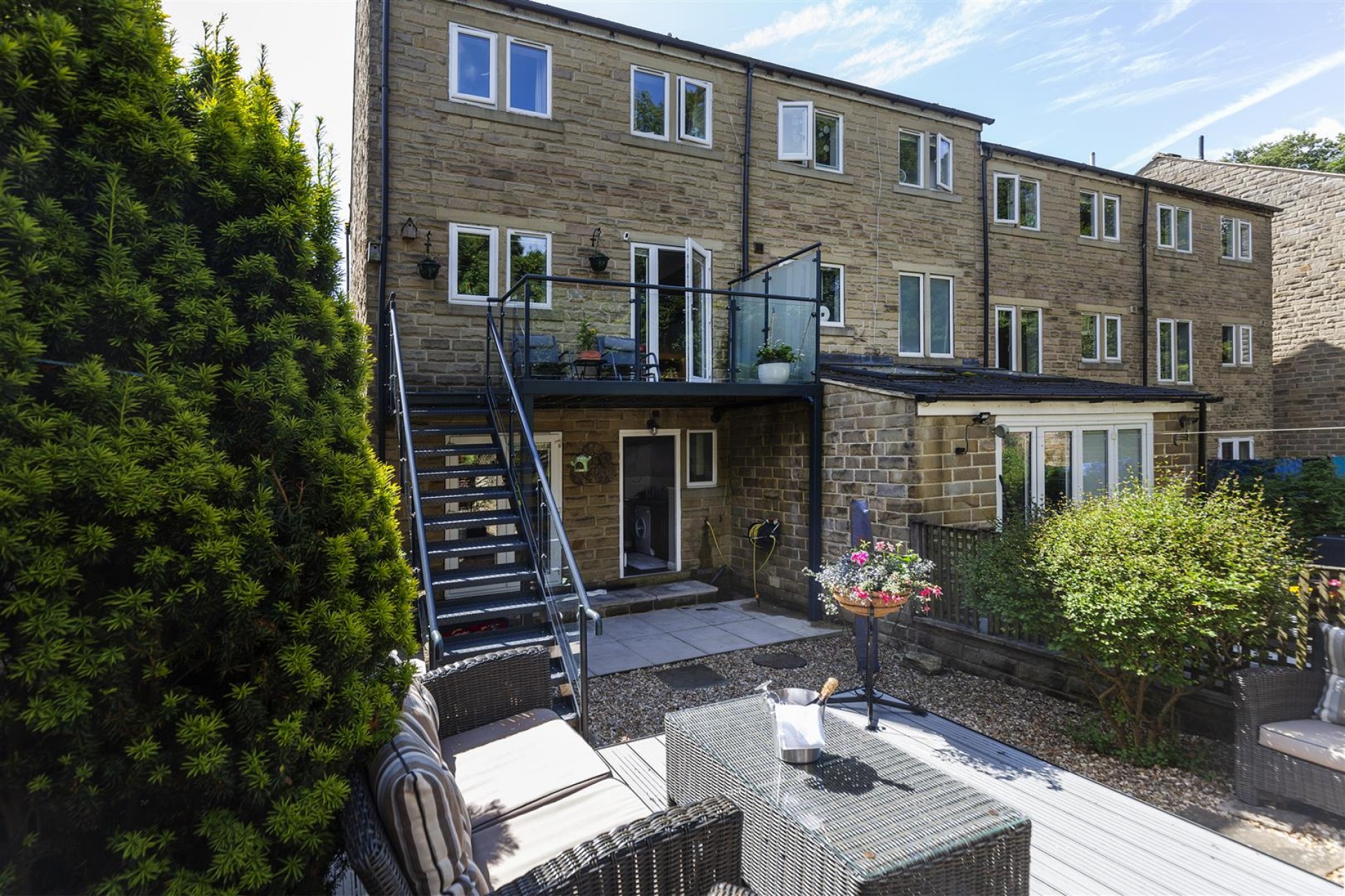 Images for Buckstones Close, Holywell Green, Halifax