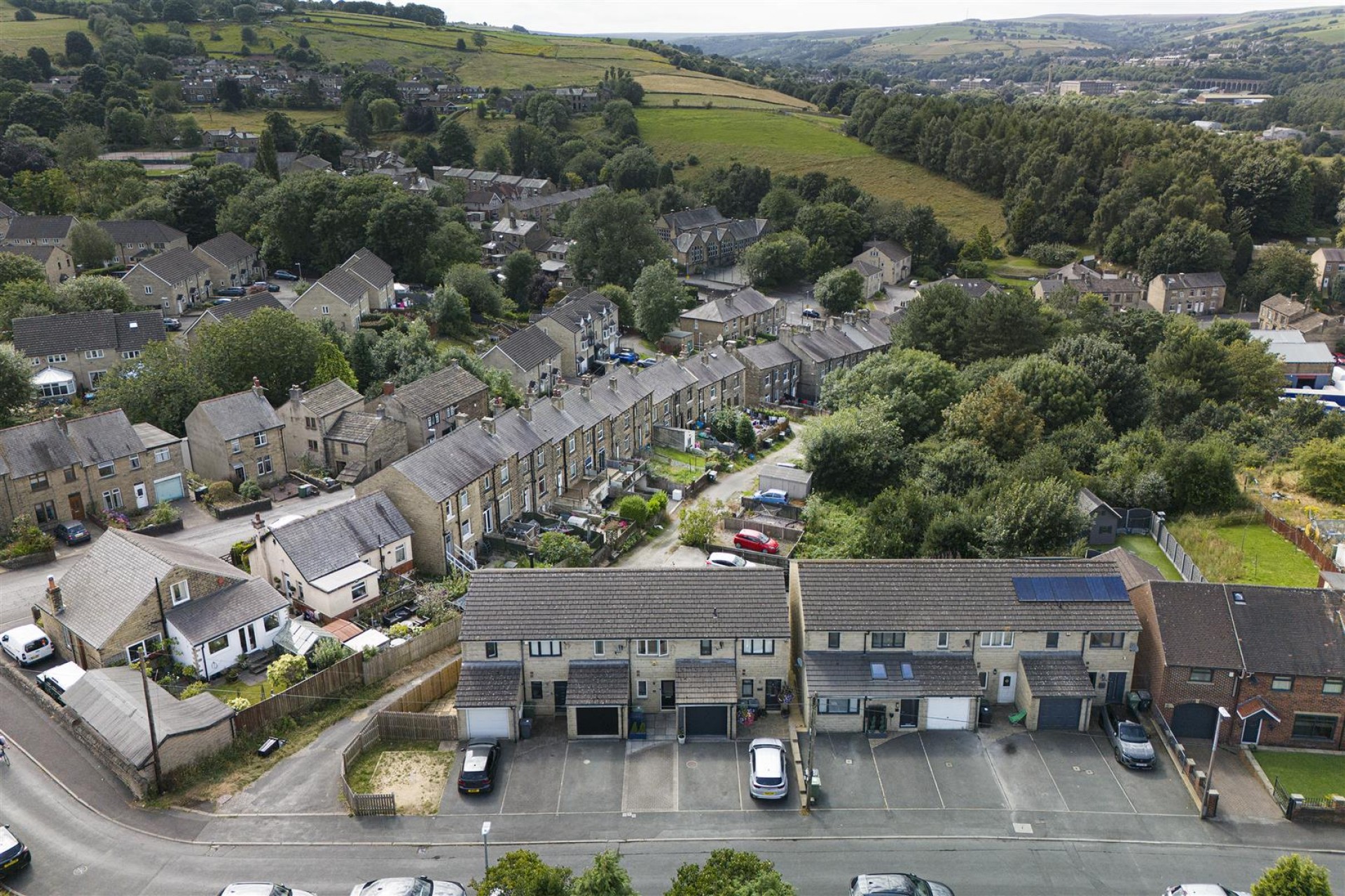 Images for Causeway Crescent, Linthwaite, Huddersfield