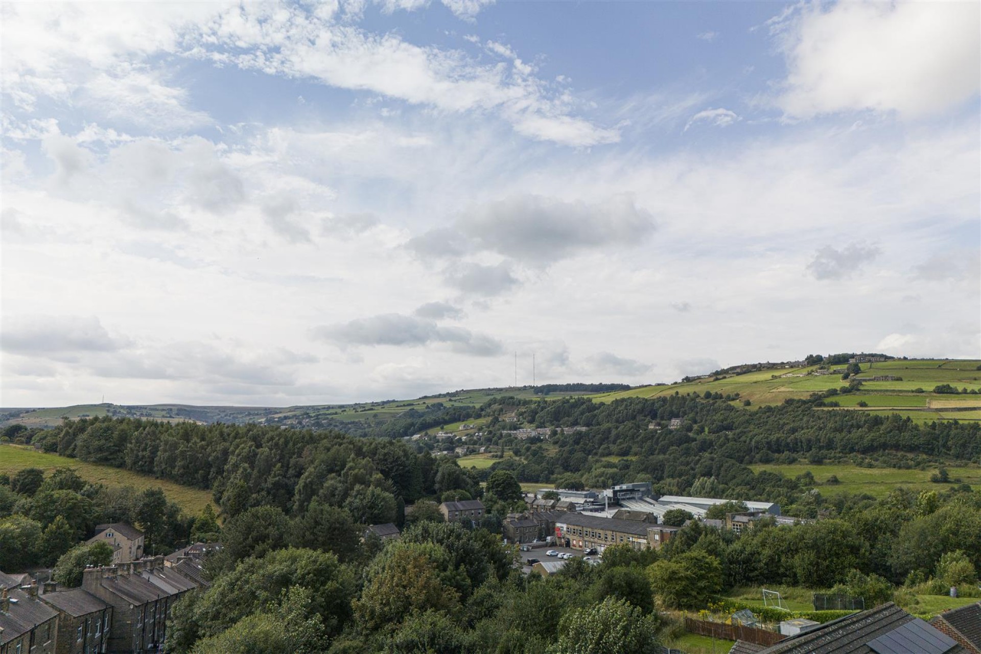 Images for Causeway Crescent, Linthwaite, Huddersfield