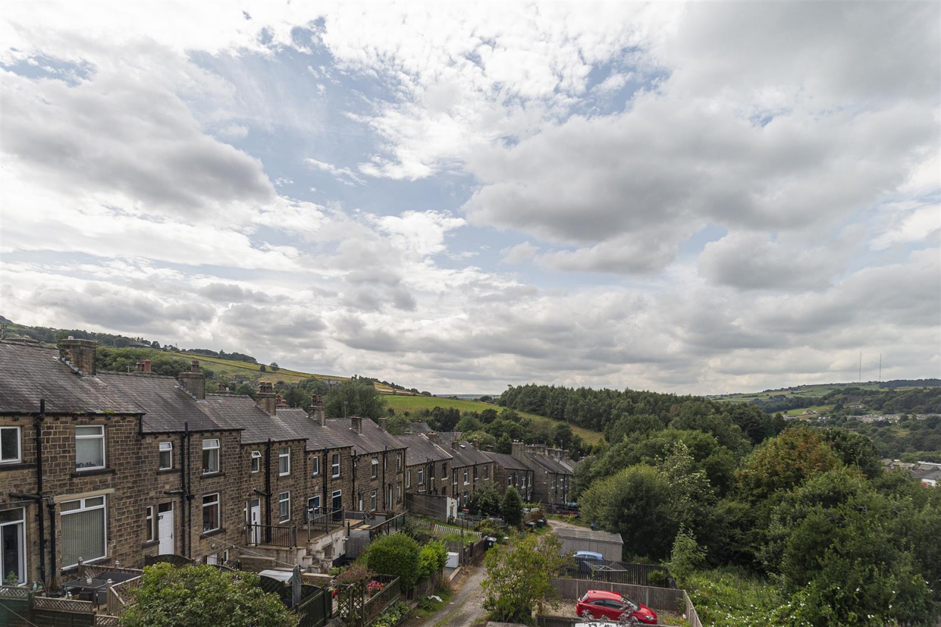 Images for Causeway Crescent, Linthwaite, Huddersfield