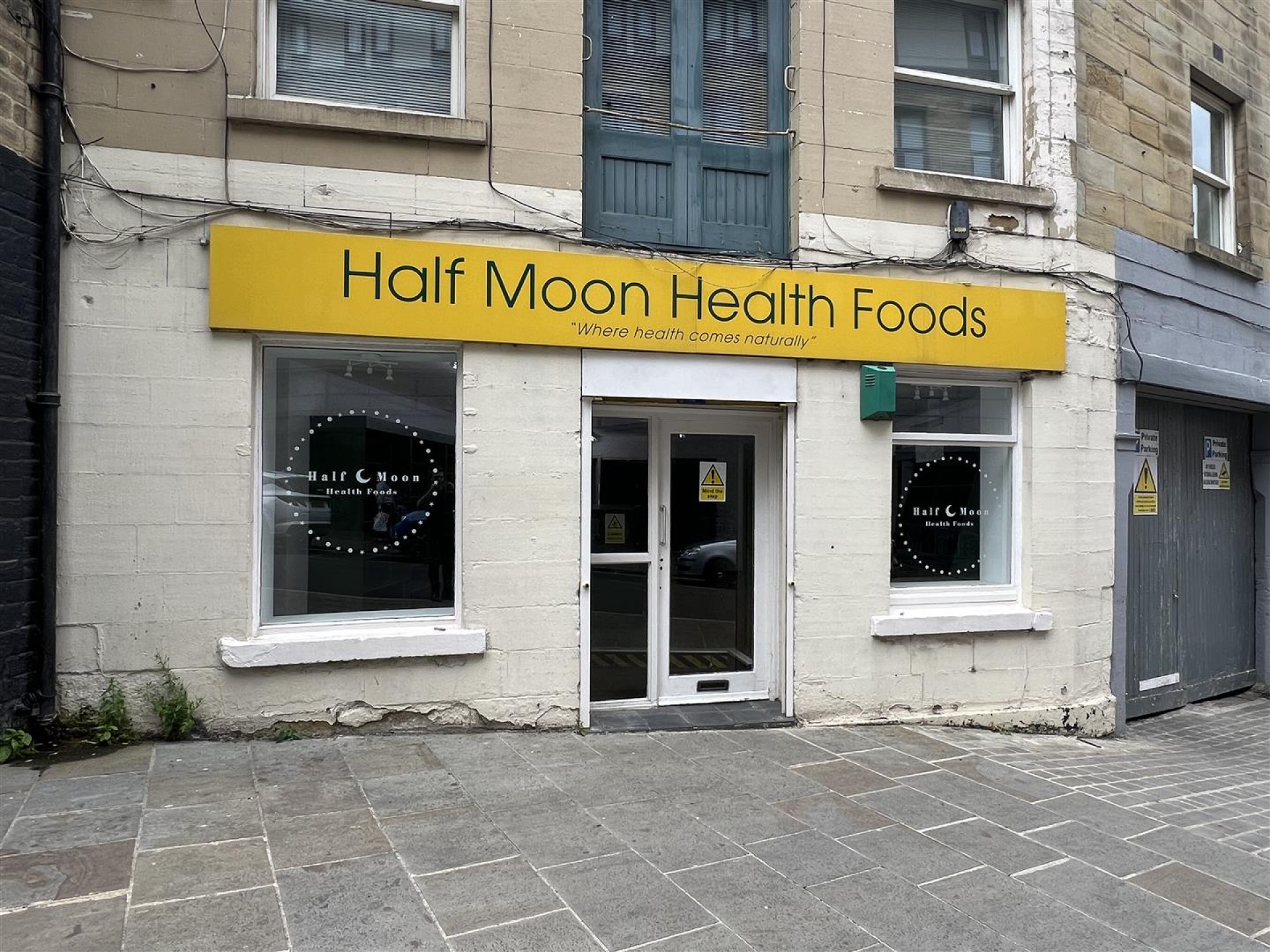 Images for 6 Half Moon Street, Huddersfield