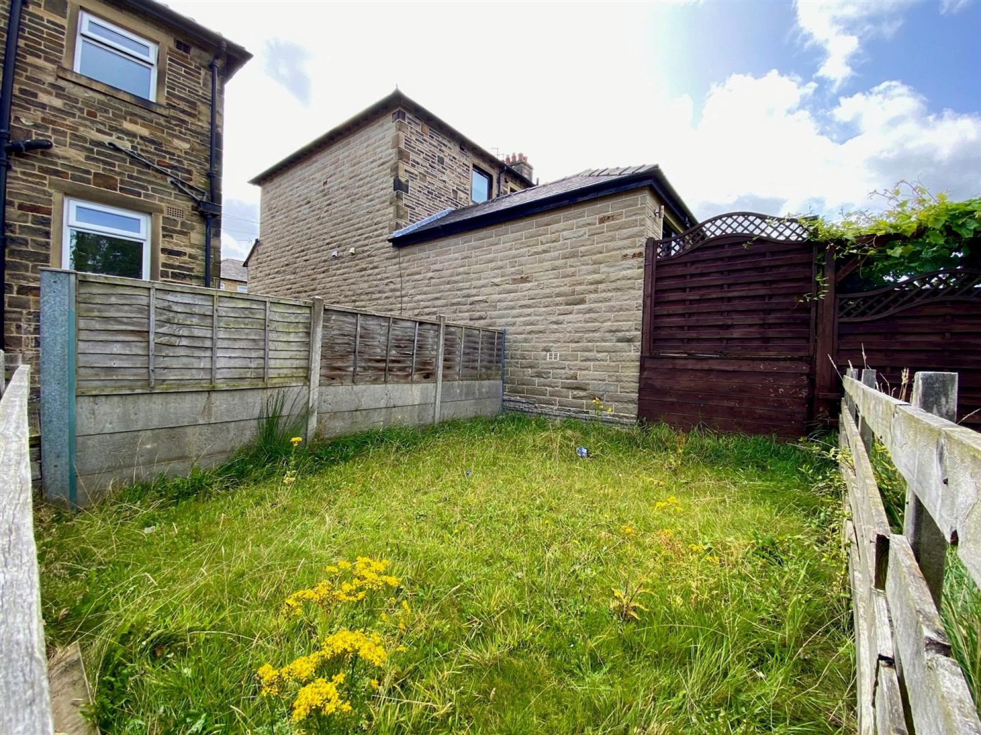 Images for Crestfield Avenue, Elland